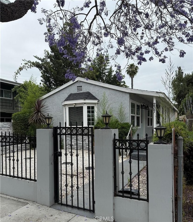 237 E 57th St, Long Beach, CA 90805 - gate with a fenced front yard