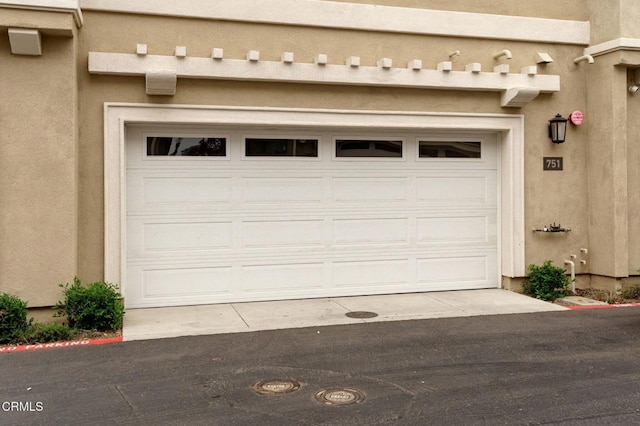 751 Winchester Dr, Oxnard, CA 93036 - view of garage