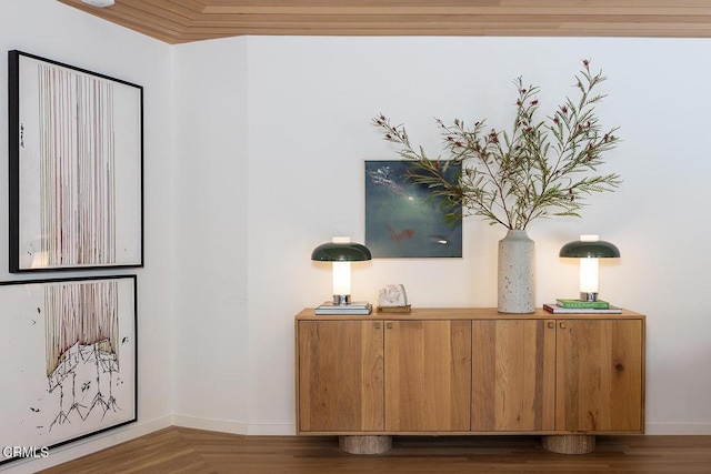 808 Inverness Dr, La Canada Flintridge, CA 91011 - detailed view of baseboards and wood finished floors