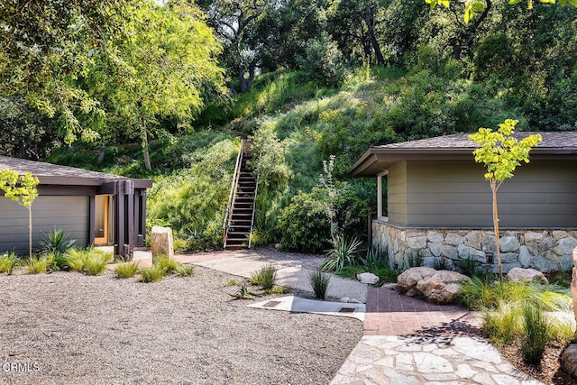 808 Inverness Dr, La Canada Flintridge, CA 91011 - view of yard with stairs