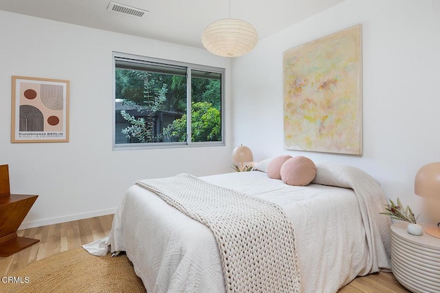 808 Inverness Dr, La Canada Flintridge, CA 91011 - bedroom with wood finished floors and baseboards
