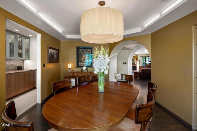 3312 Thorndale Rd, Pasadena, CA 91107 - dining space featuring a tray ceiling and arched walkways
