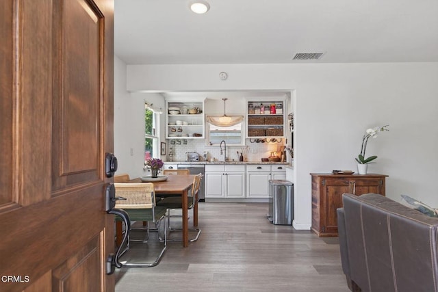 310 N Fulton St, Ojai, CA 93023 - dining space with dark wood-type flooring