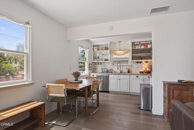 310 N Fulton St, Ojai, CA 93023 - dining space featuring dark wood-style floors
