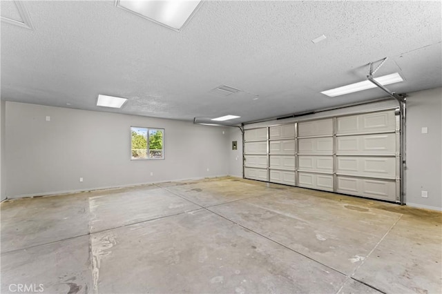 10352 Lincoln Ave, Hesperia, CA 92345 - garage with baseboards