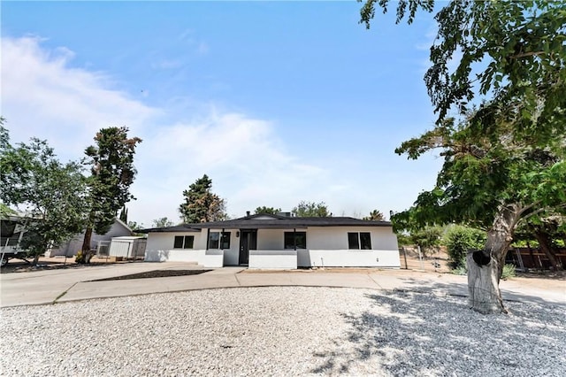 10352 Lincoln Ave, Hesperia, CA 92345 - ranch-style home featuring stucco siding and driveway