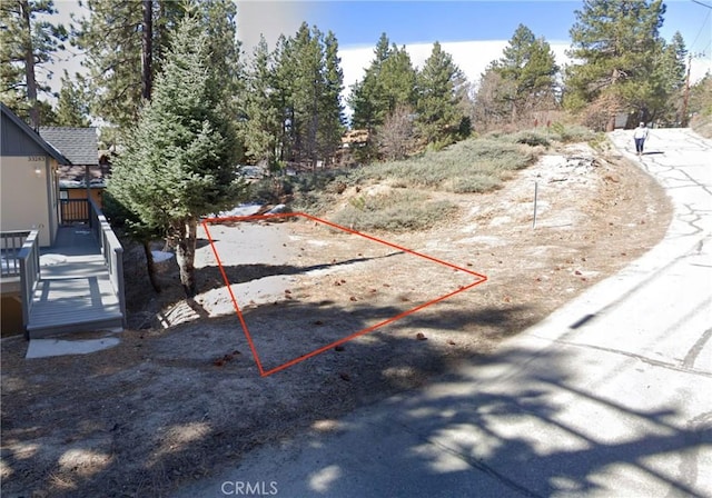33279 Holcomb Creek Dr, Green Valley Lake, CA 92341 - photo 2