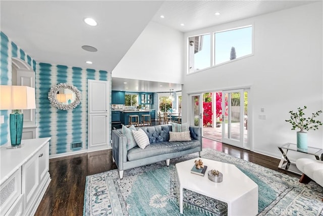 558 24th St, Hermosa Beach, CA 90254 - living area with wood finished floors, a towering ceiling, and recessed lighting