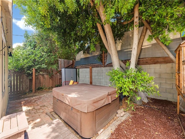 15017 Archwood St, Van Nuys, CA 91405 - fenced backyard with a hot tub and a patio area