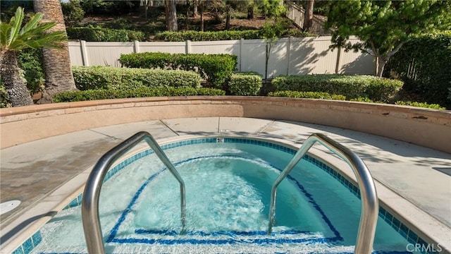 31850 Camino Marea, Temecula, CA 92592 - view of pool featuring a pool and an in-ground hot tub