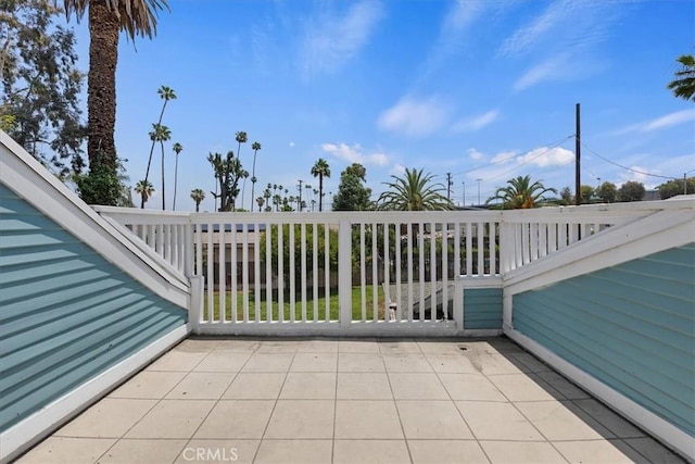 1350 E Chase Dr, Corona, CA 92881 - view of patio