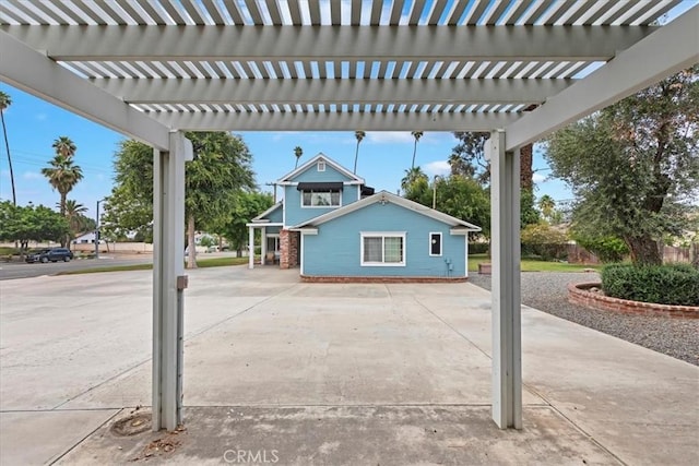 1350 E Chase Dr, Corona, CA 92881 - view of patio