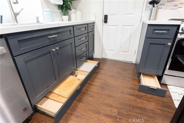 2091 Ridgeview, Corona, CA 92882 - bathroom featuring wood finished floors and backsplash
