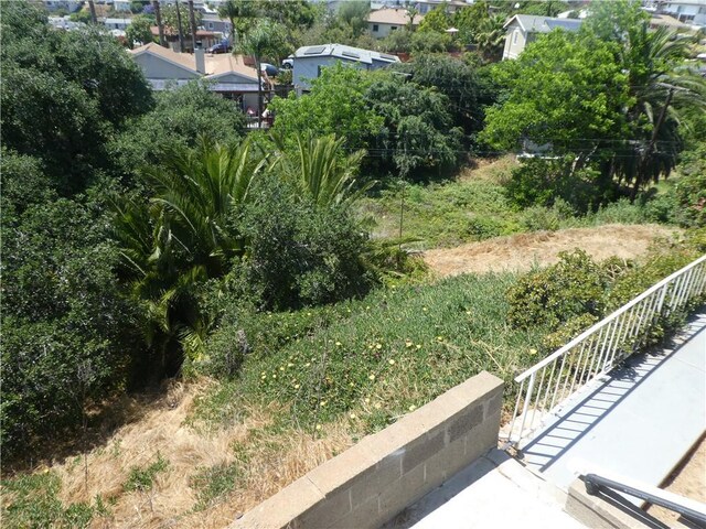 5528 San Onofre Ter, San Diego, CA 92114 - view of yard featuring a residential view