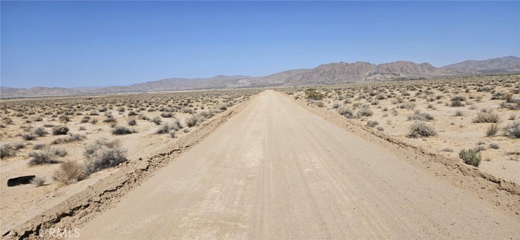800 Smoke Bush Rd, Lucerne Valley, CA 92356 - photo 4