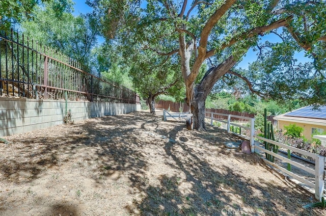 9733 Kentland Ave, Chatsworth, CA 91311 - view of yard