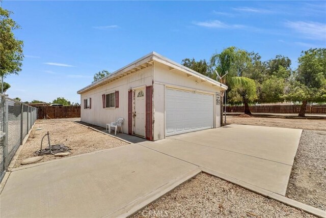 25270 Tradewinds Dr, Menifee, CA 92585 - view of detached garage