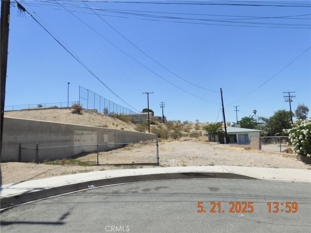 508 S 6th Ave, Barstow, CA 92311 - photo 1