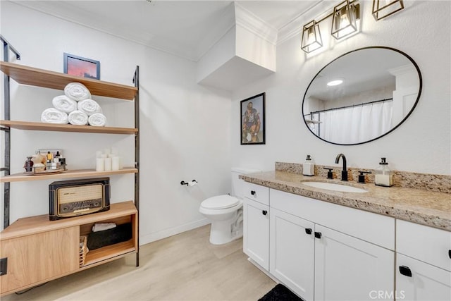 1055 Orizaba Ave Unit 3, Long Beach, CA 90804 - full bath with crown molding, vanity, and wood finished floors