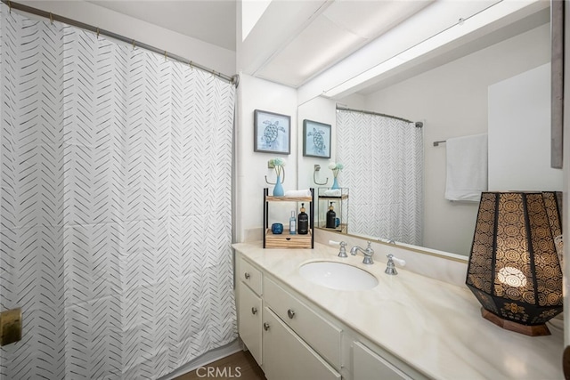 1520 Camden Ave Unit 101, Los Angeles, CA 90025 - full bath with vanity and a shower with curtain
