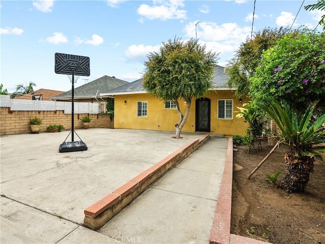 2128 E 3rd St, Los Angeles, CA 90033 - view of patio / terrace