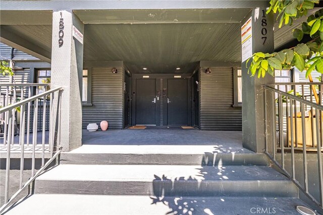 1807 Montana St, Los Angeles, CA 90026 - view of exterior entry featuring a porch