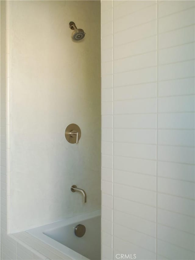 1807 Montana St, Los Angeles, CA 90026 - bathroom with shower / bath combination