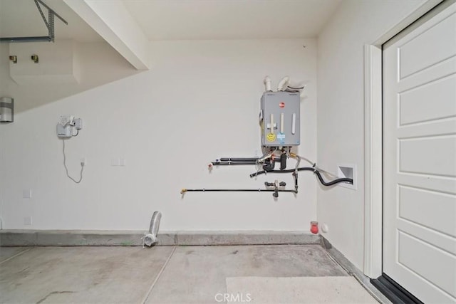 20697 Bison Mesa Rd, Riverside, CA 92507 - garage with water heater