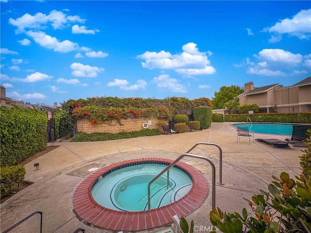 1363 San Simeon Ct Unit 7, Ventura, CA 93003 - community pool featuring a community hot tub and a patio