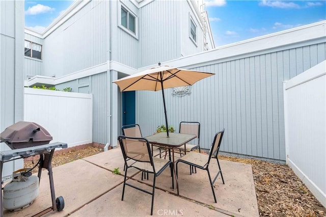 1363 San Simeon Ct Unit 7, Ventura, CA 93003 - view of patio / terrace featuring outdoor dining space and grilling area