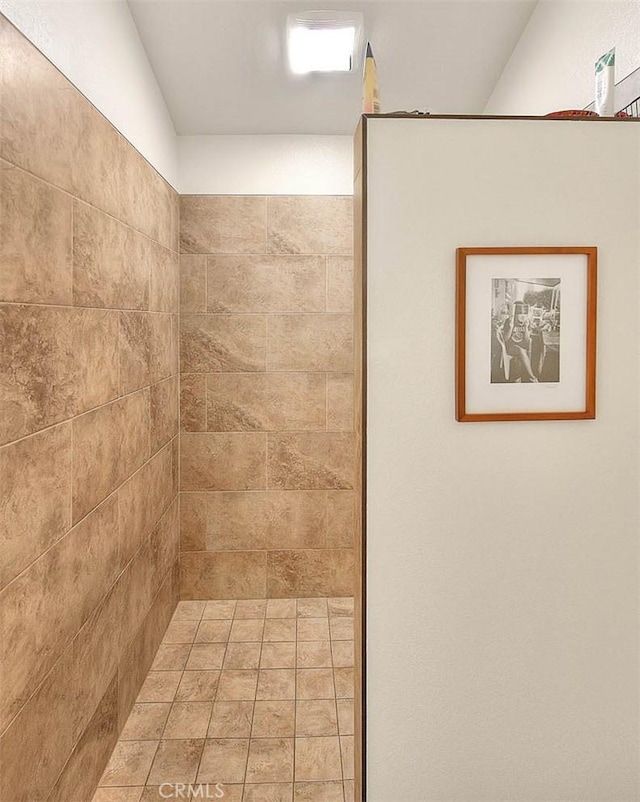 1531 Corte Caballo Unit 33, Upland, CA 91786 - full bathroom with a tile shower