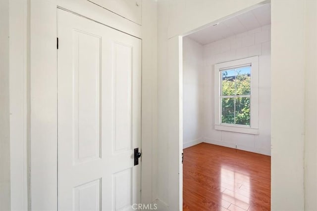 863 Chorro St, San Luis Obispo, CA 93401 - hall featuring wood finished floors and baseboards