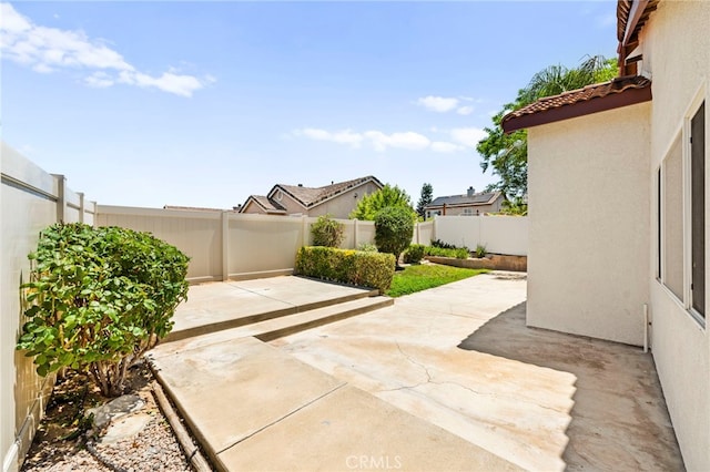 33546 Maplewood Ct, Temecula, CA 92592 - fenced backyard featuring a patio area