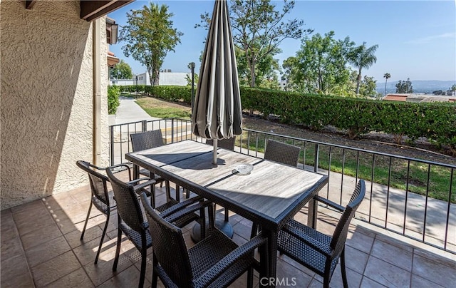 9418 Via Patricia Unit 30, Burbank, CA 91504 - view of patio featuring outdoor dining space