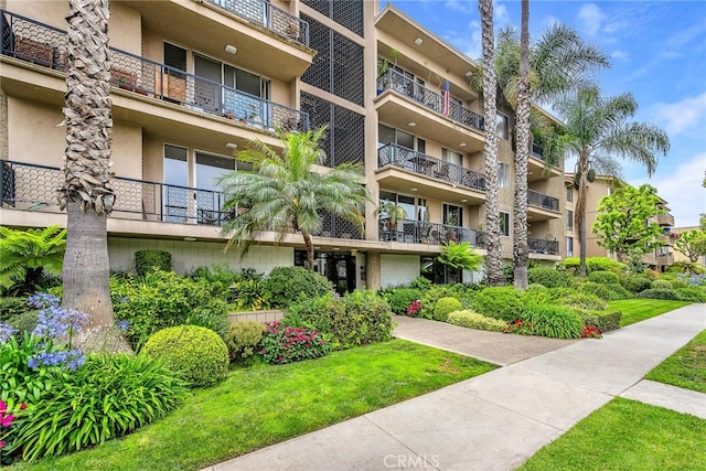 2662 E 2nd St Unit E1, Long Beach, CA 90803 - view of apartment building / complex
