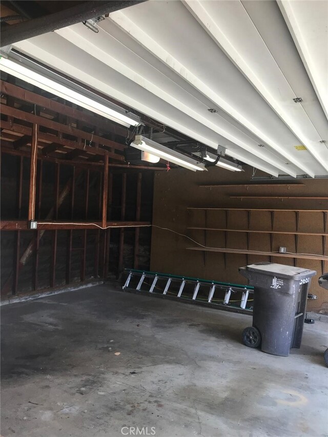 3666 Cedar Ave, Long Beach, CA 90807 - view of garage