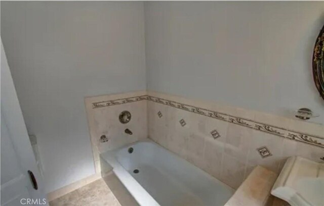 3666 Cedar Ave, Long Beach, CA 90807 - bathroom featuring a bath