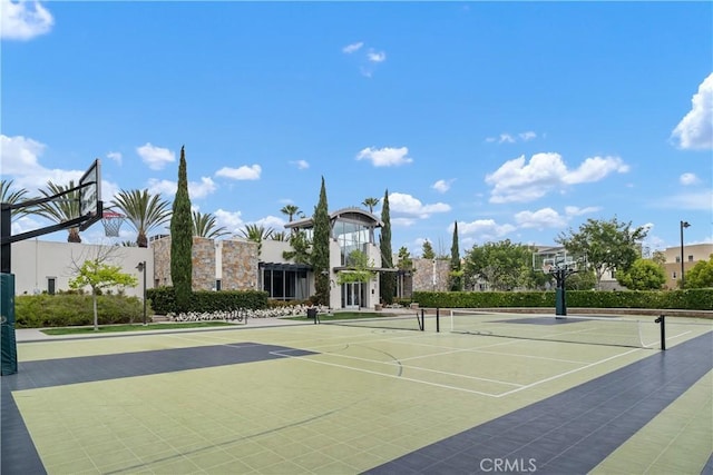 13131 Park Pl Unit 102, Hawthorne, CA 90250 - view of sport court with community basketball court and a tennis court