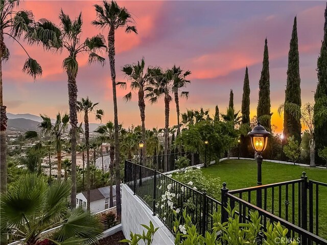 567 Lone Oak Dr, Thousand Oaks, CA 91362 - view of yard at dusk