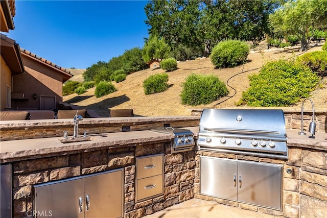 9942 Sunfish Cir, Paso Robles, CA 93446 - view of patio / terrace featuring a sink and area for grilling