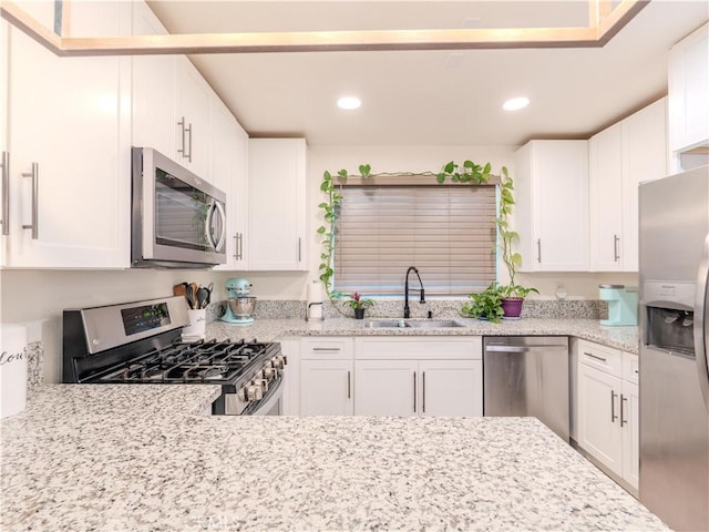 16197 Hiddenwood Ln, Victorville, CA 92395 - photo 11