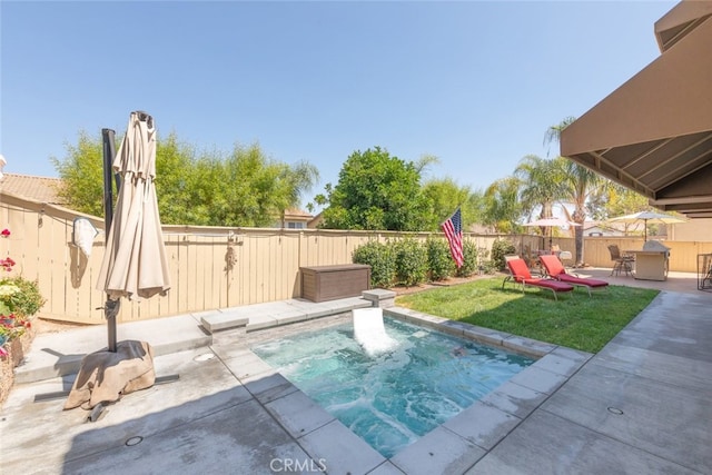 3720 Gunnison Cir, Corona, CA 92881 - view of pool with a patio and a fenced backyard