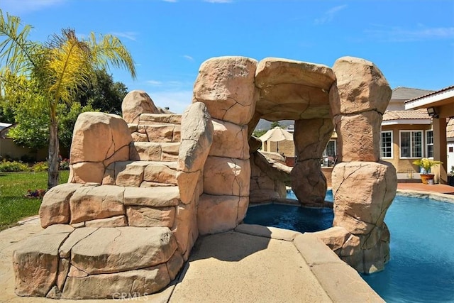 2335 N San Antonio Ave, Upland, CA 91784 - view of outdoor pool