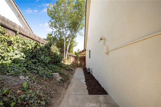 801 Navajo Dr, Riverside, CA 92507 - view of yard