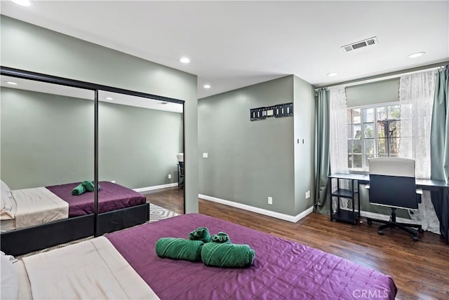 1425 Violeta Dr, Alhambra, CA 91801 - bedroom featuring wood finished floors, recessed lighting, and a desk