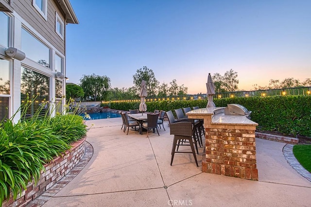 5 Kennedy Ct, Coto De Caza, CA 92679 - patio terrace at dusk with area for grilling and a patio