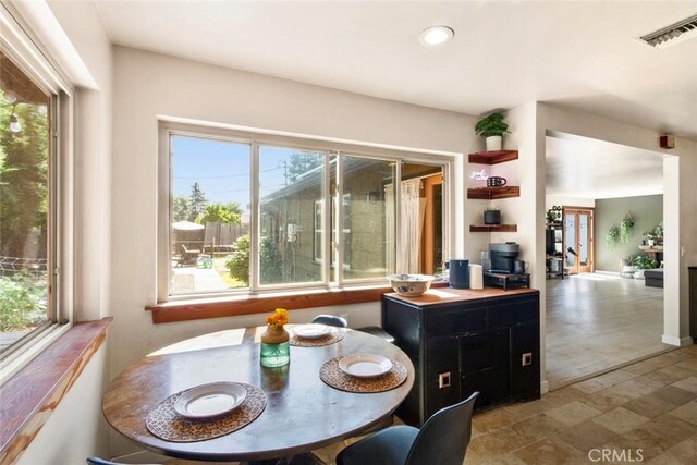 8 Barton Pkwy, Oakdale, CA 95361 - dining area featuring recessed lighting