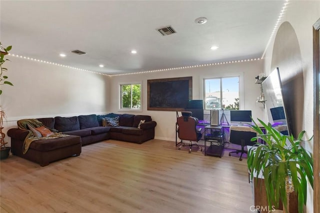 8 Barton Pkwy, Oakdale, CA 95361 - living room with light wood-type flooring, an office area, and recessed lighting