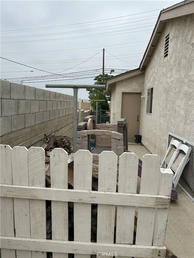826 Railroad St, Corona, CA 92882 - view of patio