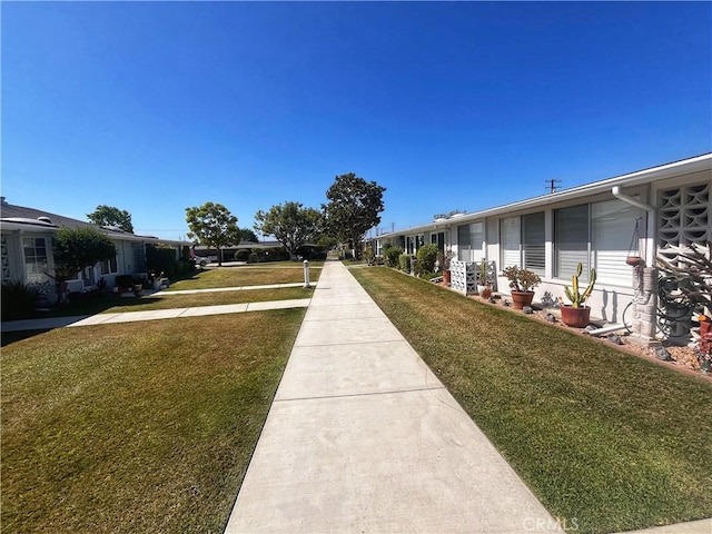 13821 Fresh Meadow Ln Unit M3-D, Seal Beach, CA 90740 - view of green lawn
